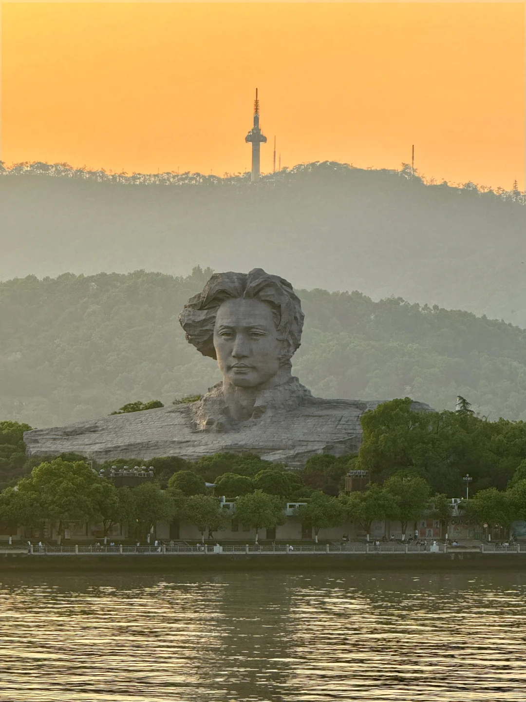 不挤橘子洲❗️长沙地铁直达的这个机位更好拍