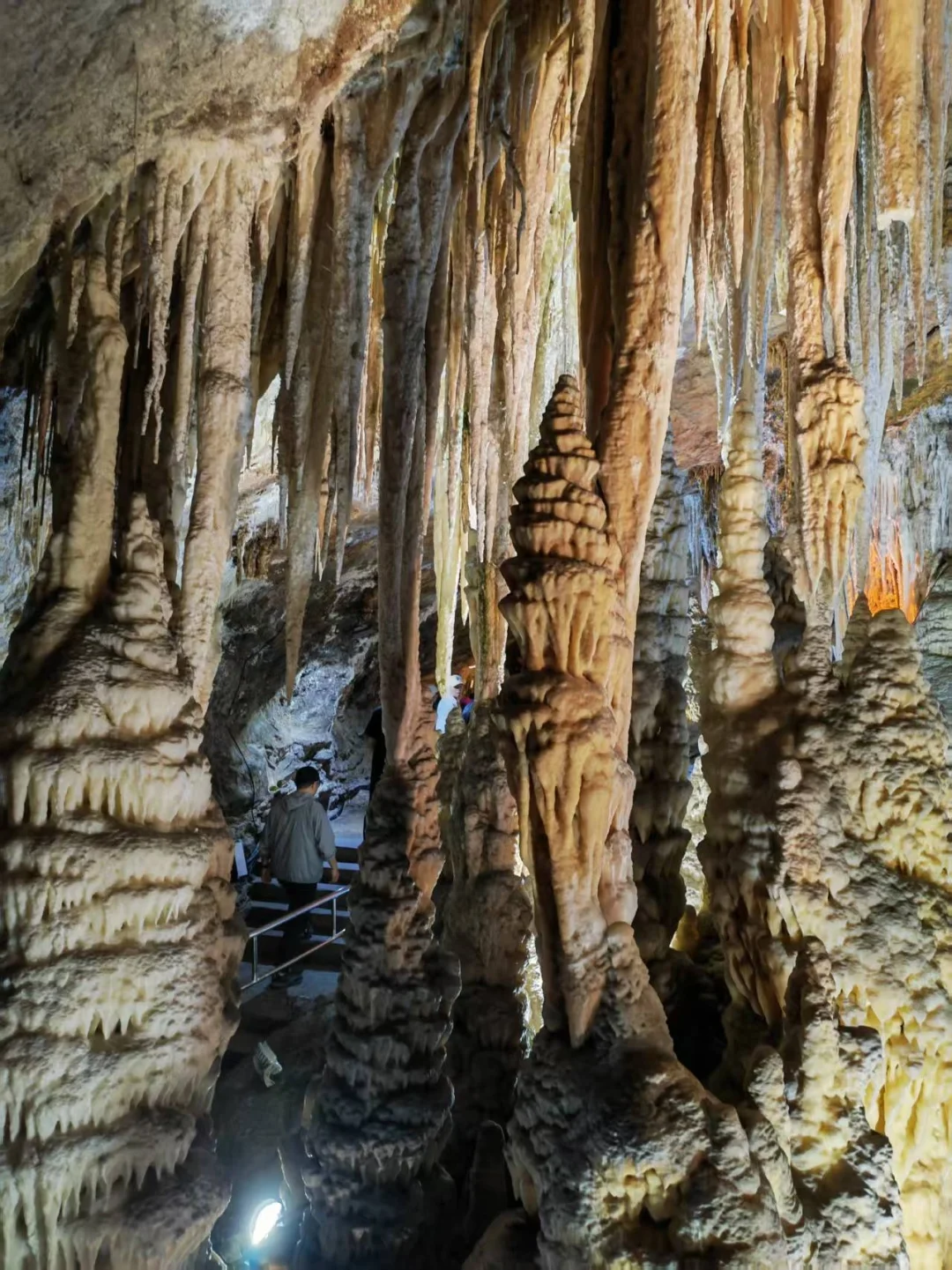 重庆的地下溶洞，居然比山顶还美‼️