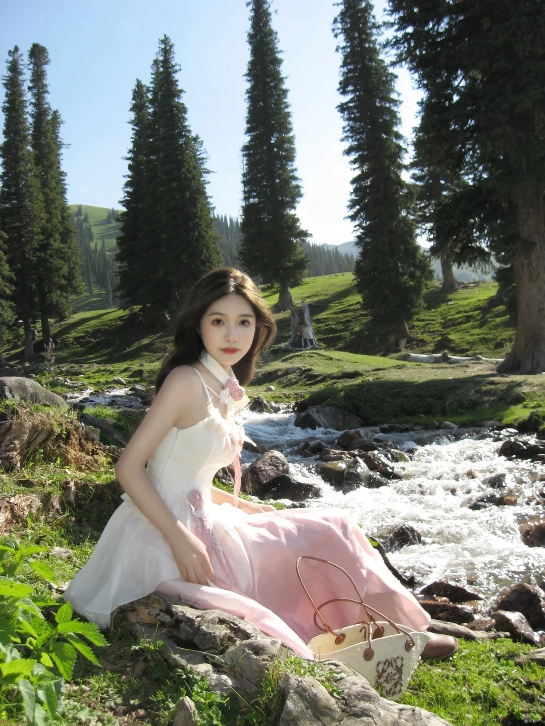 听劝，去新疆没必要带太多衣服....