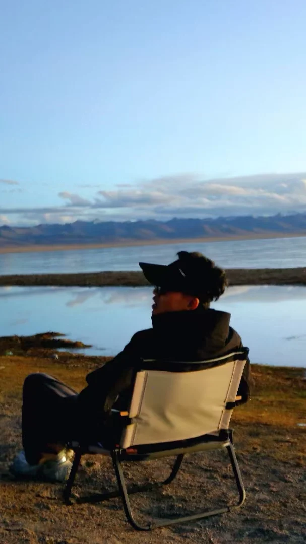 二十岁不去看世界，三十岁就是柴米油盐