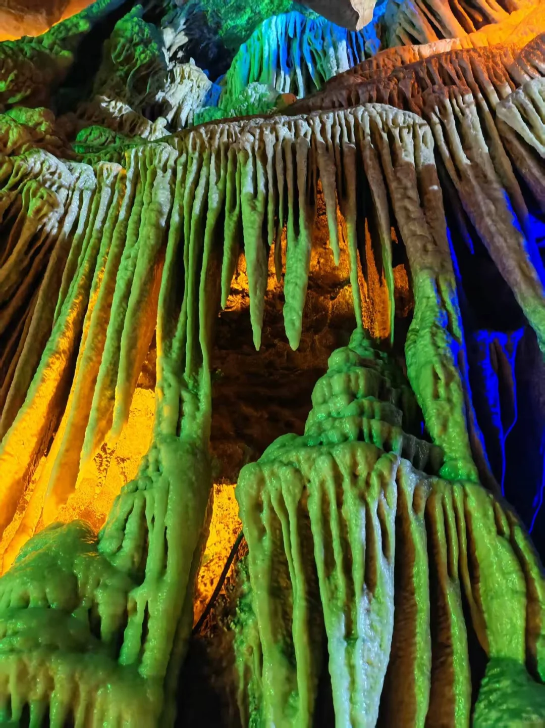 重庆的地下溶洞，居然比山顶还美‼️