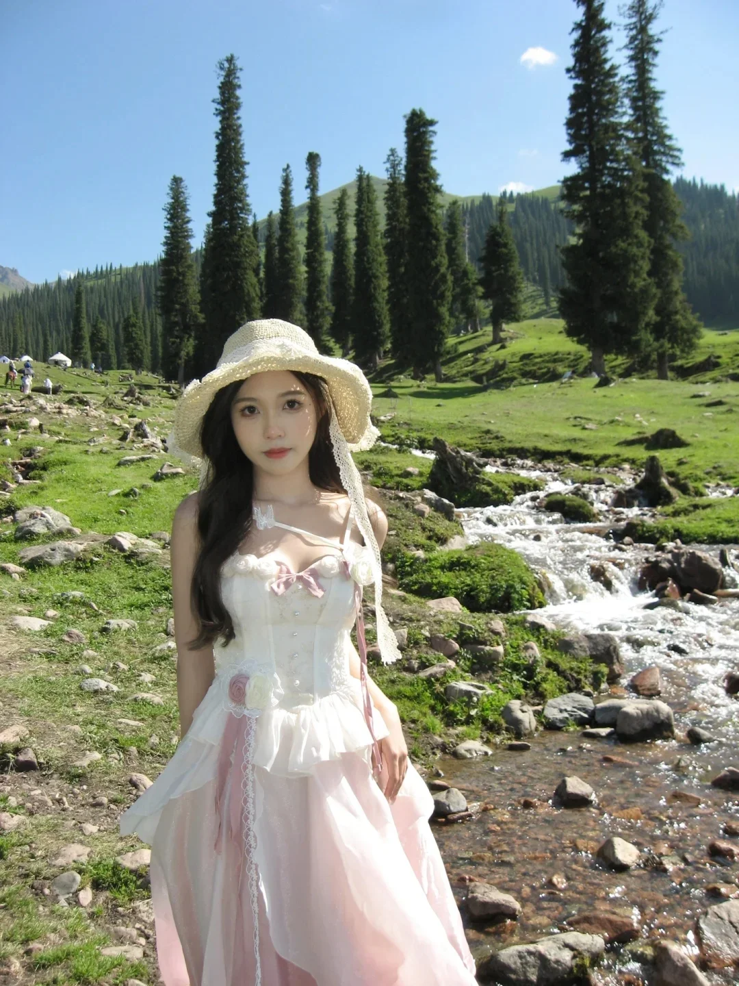 听劝，去新疆没必要带太多衣服....