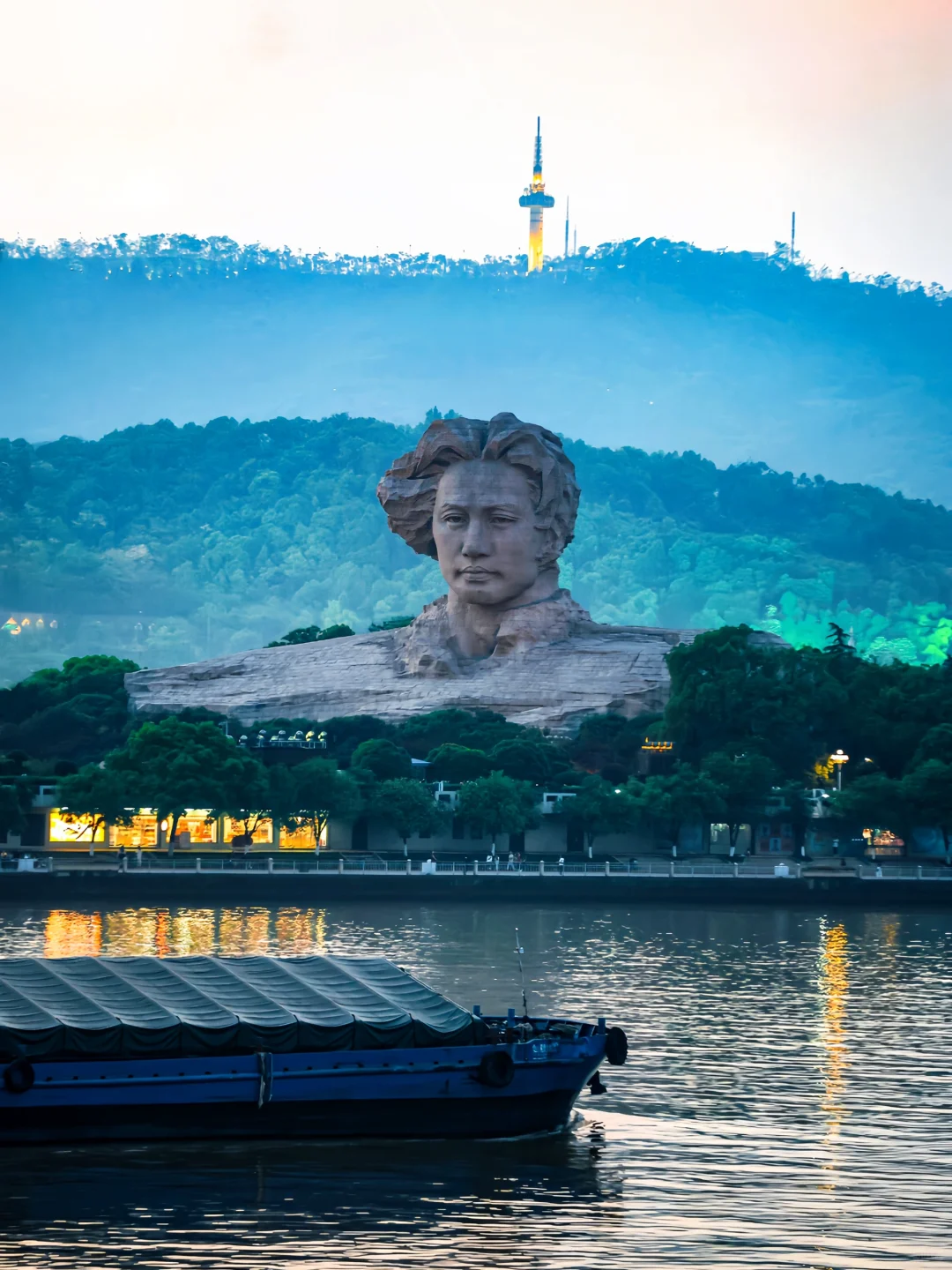 不挤橘子洲❗️长沙地铁直达的这个机位更好拍