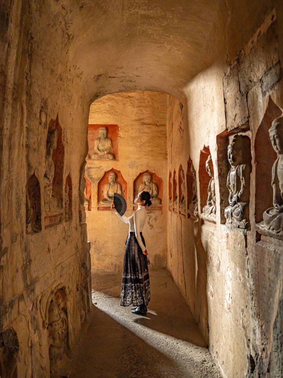 以为云冈石窟够震撼了，直到我来到响堂山‼️