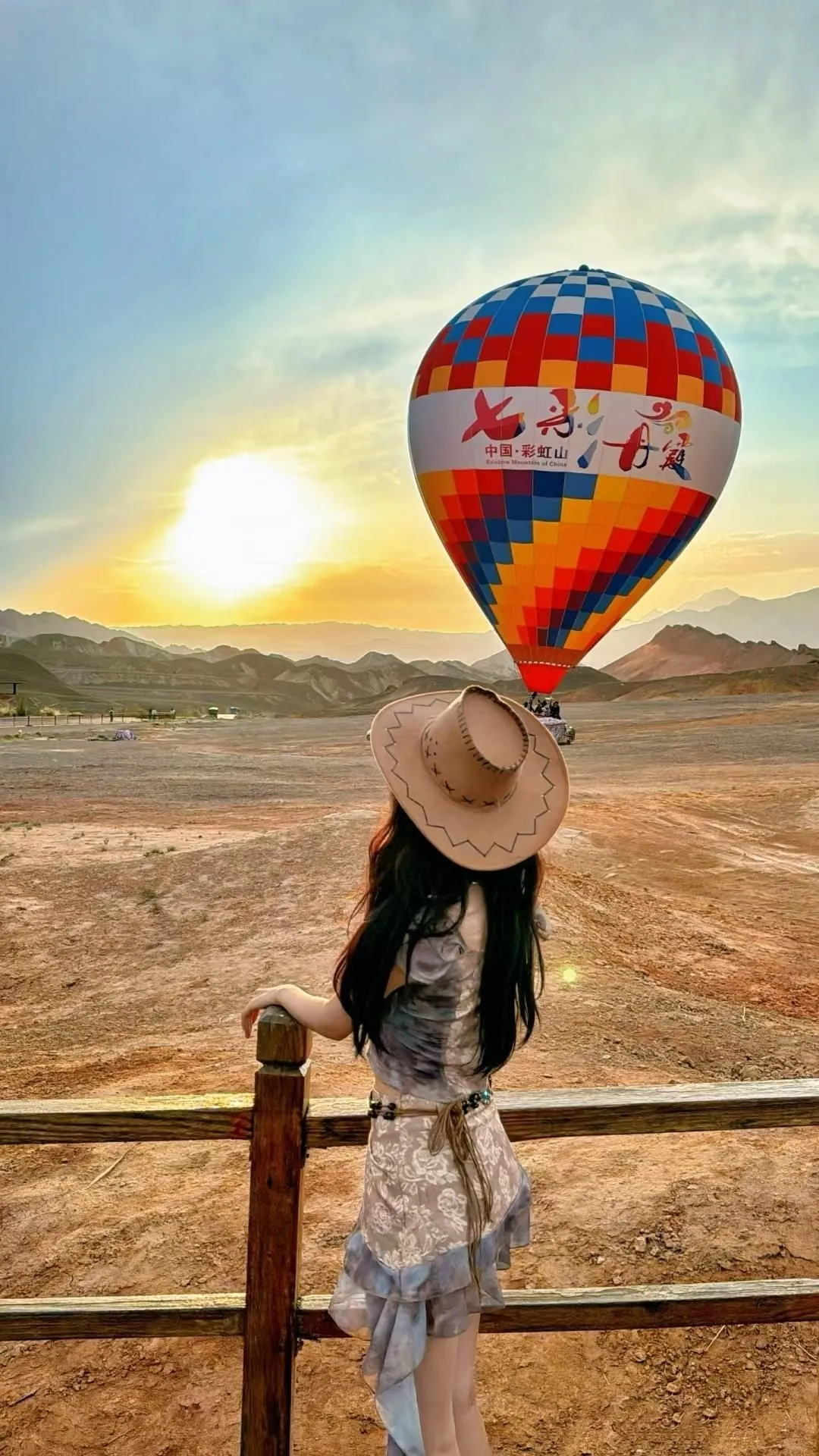 总要去一趟西北吧！体验一下西北的荒凉