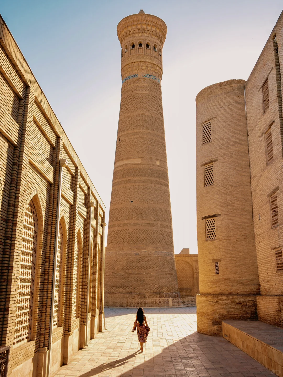 布哈拉💫走进孤独星球和一千零一夜的封面