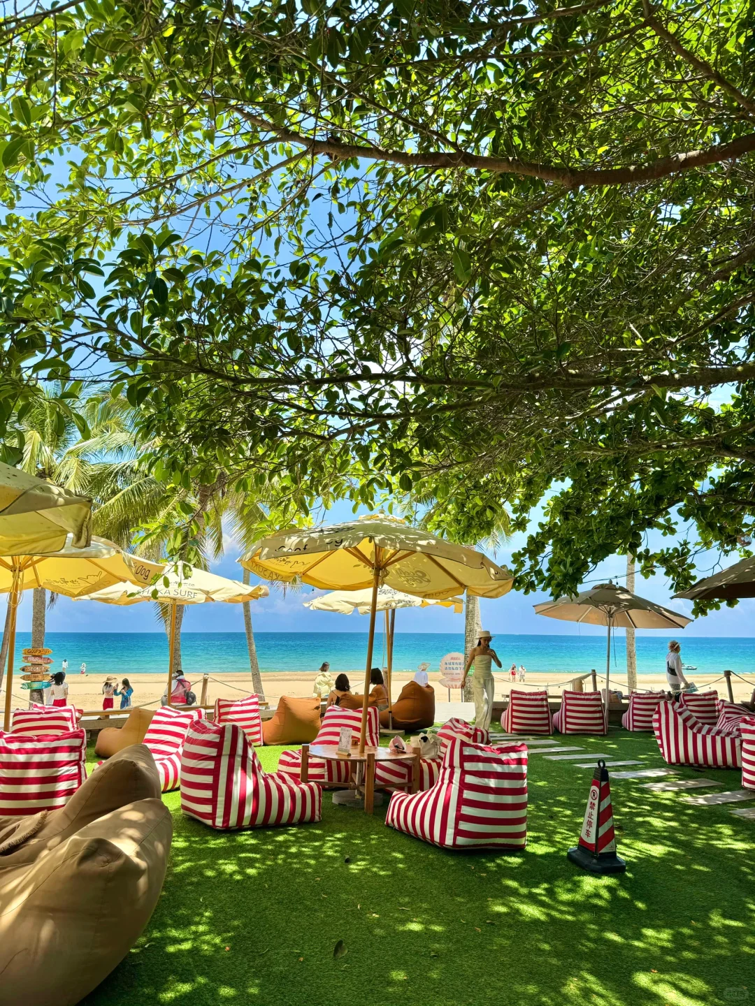 万宁超全旅游攻略！！能帮一个是一个✔️