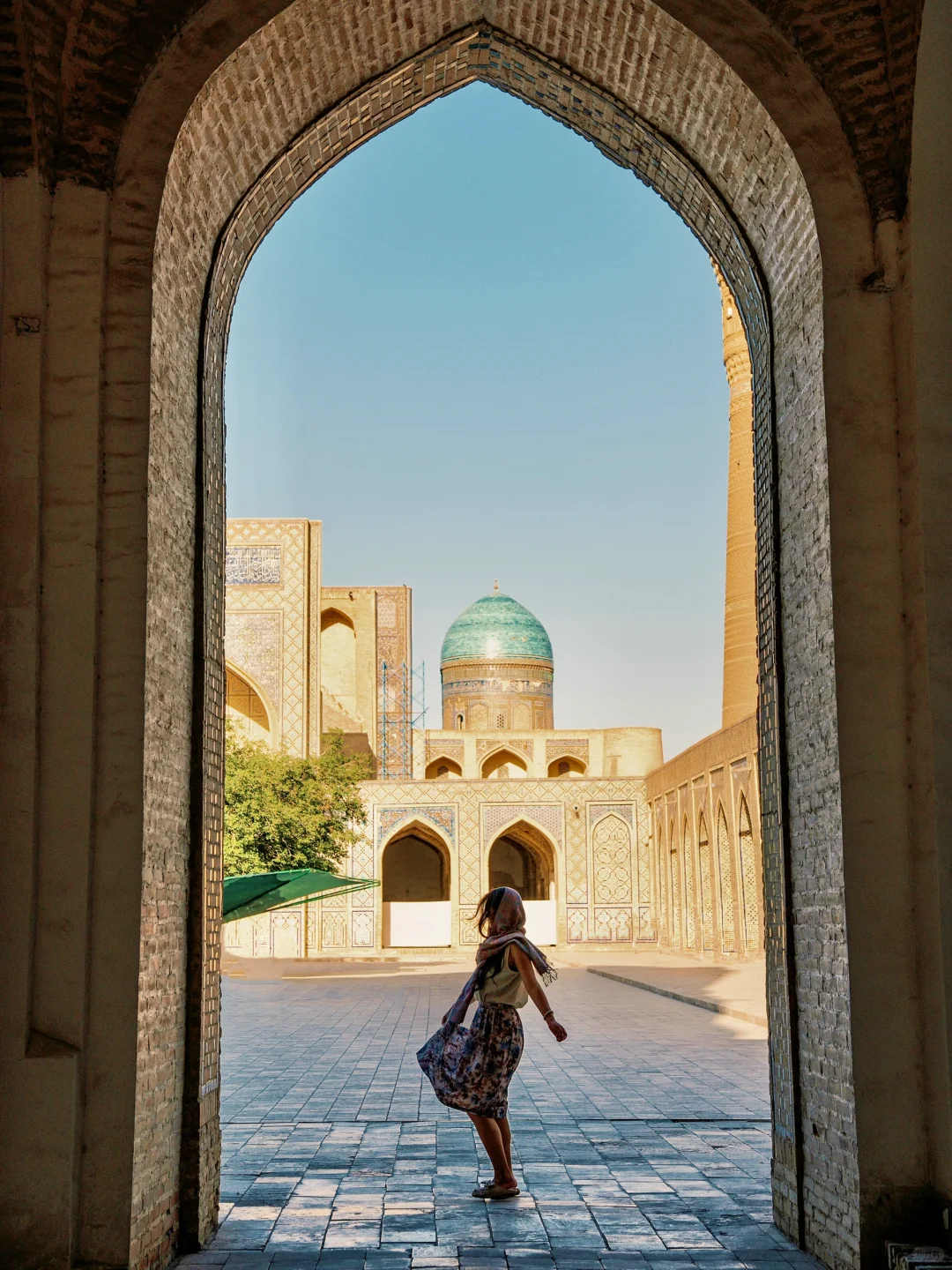 布哈拉💫走进孤独星球和一千零一夜的封面