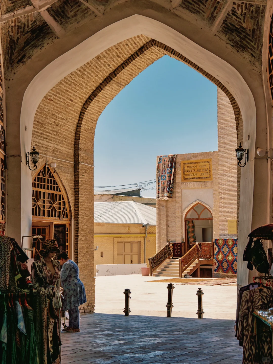 布哈拉💫走进孤独星球和一千零一夜的封面