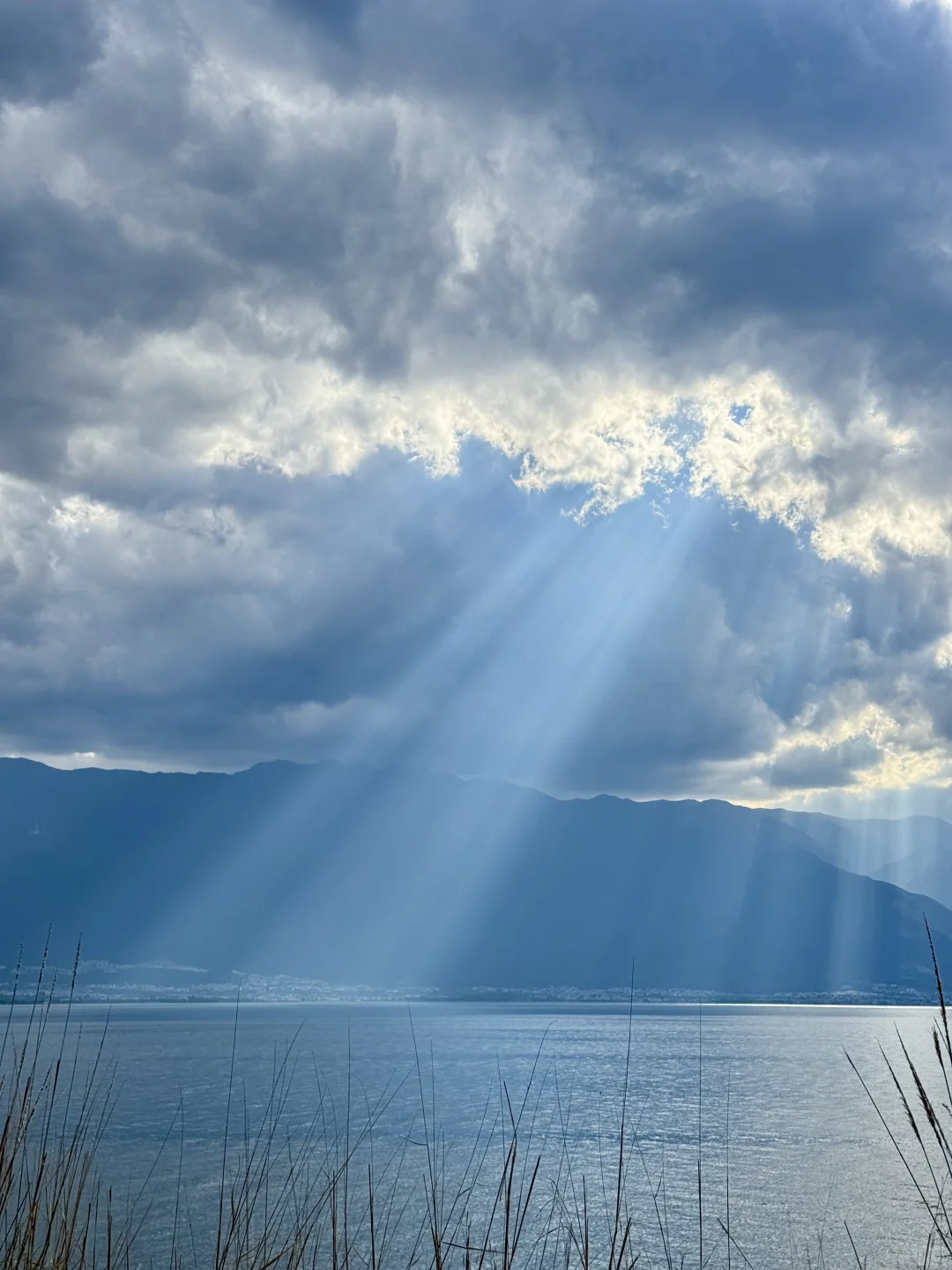 大饱眼福，也可以是旅行的意义。