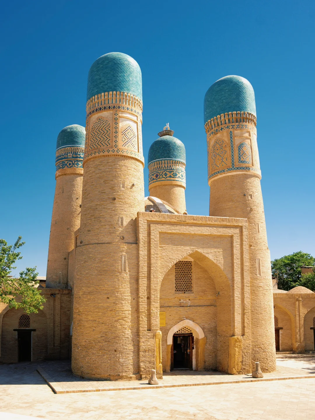 布哈拉💫走进孤独星球和一千零一夜的封面