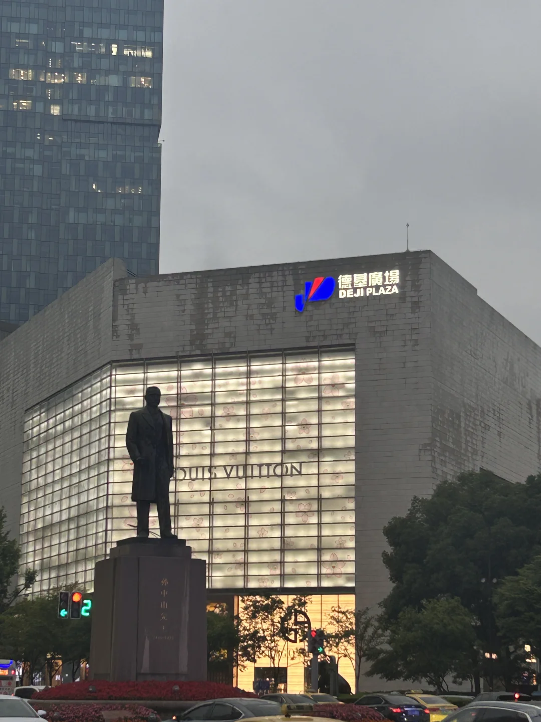 景区怎么全都免票！