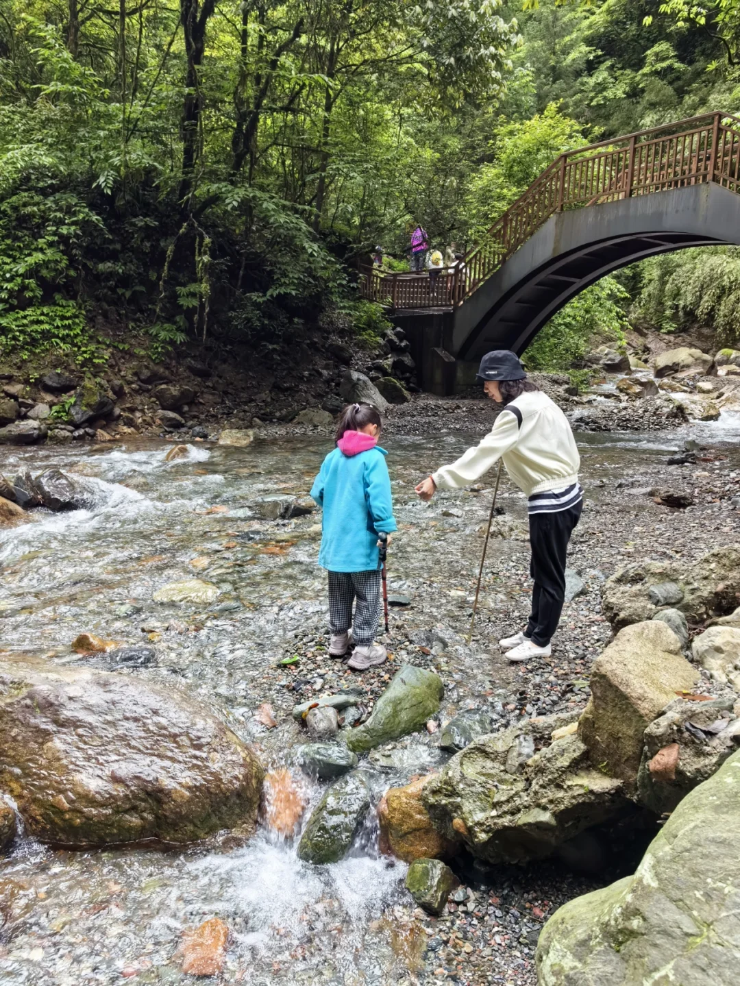 大邑大飞水亲子游—风中摇曳的百合花