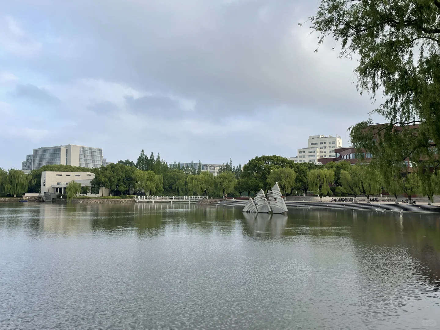 人民广场闵行分广场特色景点
