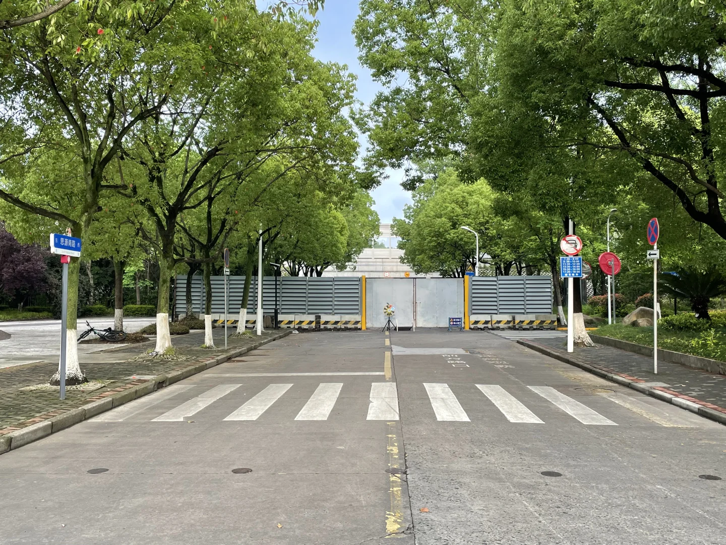 人民广场闵行分广场特色景点