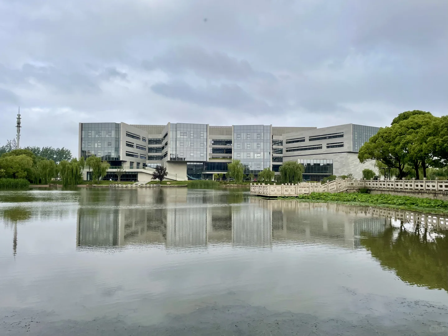 人民广场闵行分广场特色景点