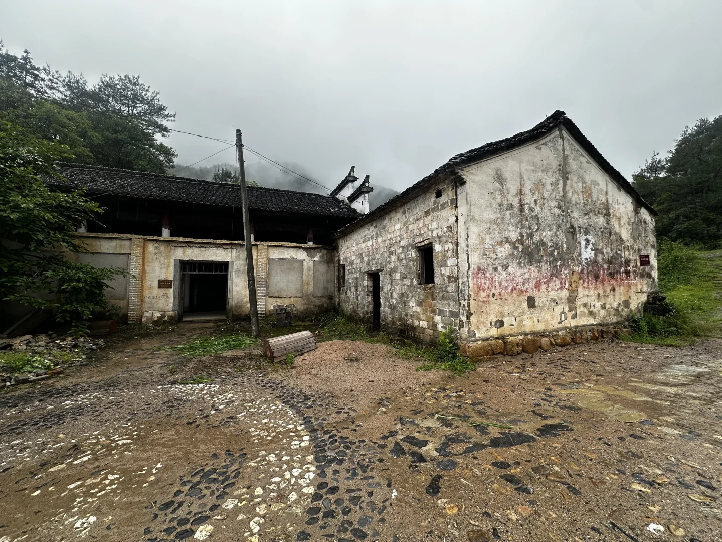 烟雨江南，没有选择去商业门票的景区。