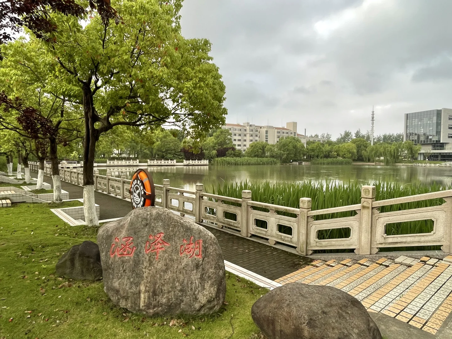 人民广场闵行分广场特色景点