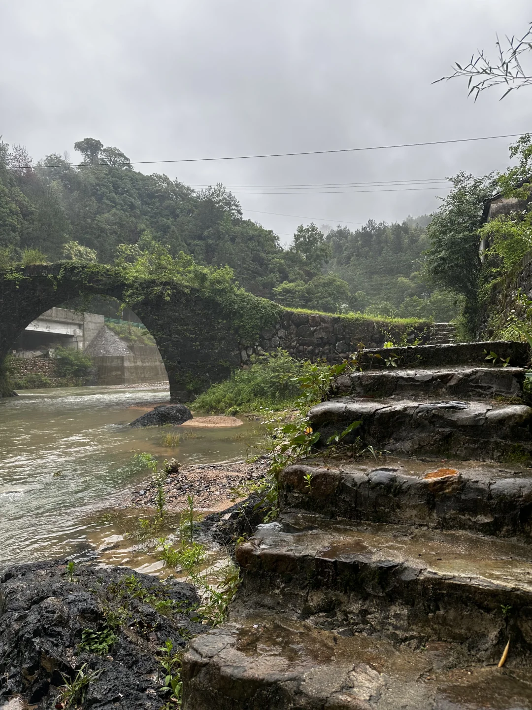 烟雨江南，没有选择去商业门票的景区。
