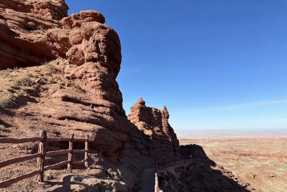 4A 景区全体验！平山湖越野骆驼探险天堂