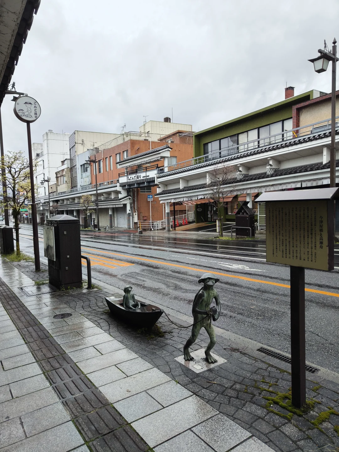 在日本乡下旅游有种探险的感觉,几乎没人