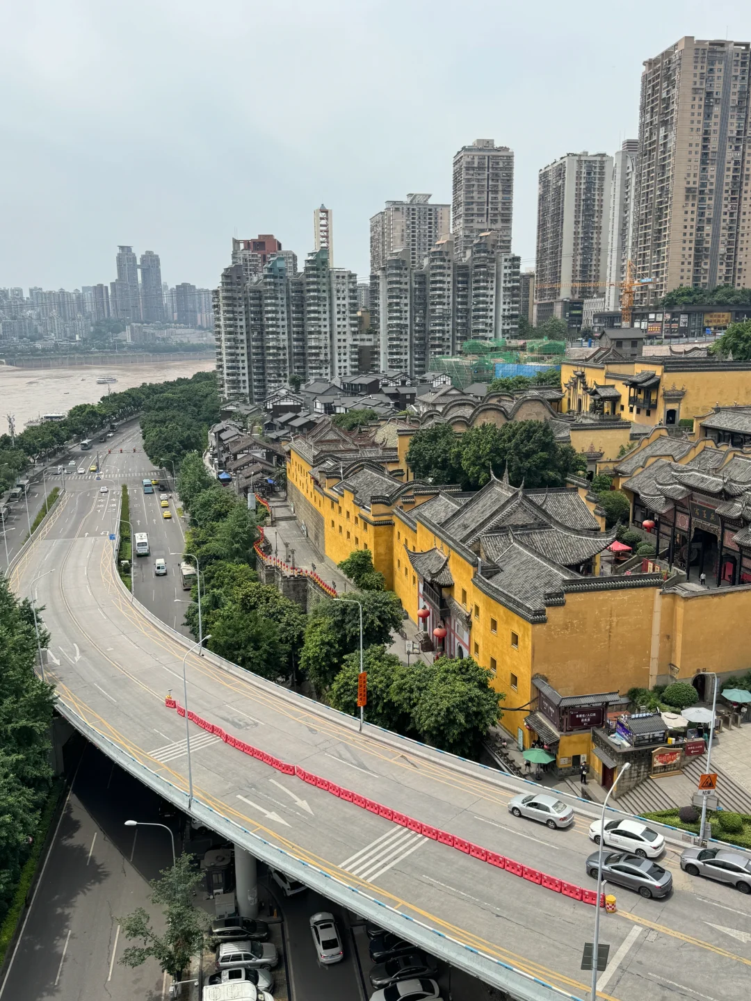 马上离开重庆了，哭着发出1️⃣8️⃣张live图😭