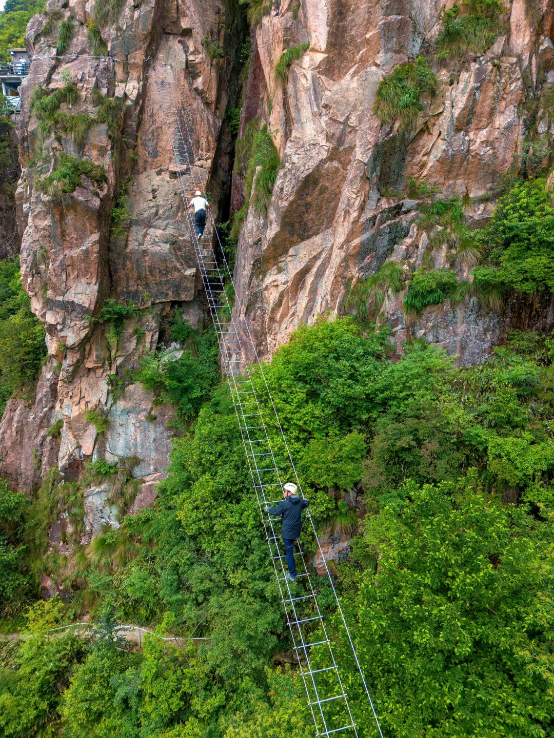 不输迪士尼，迄今为止最刺激户外乐园出现了