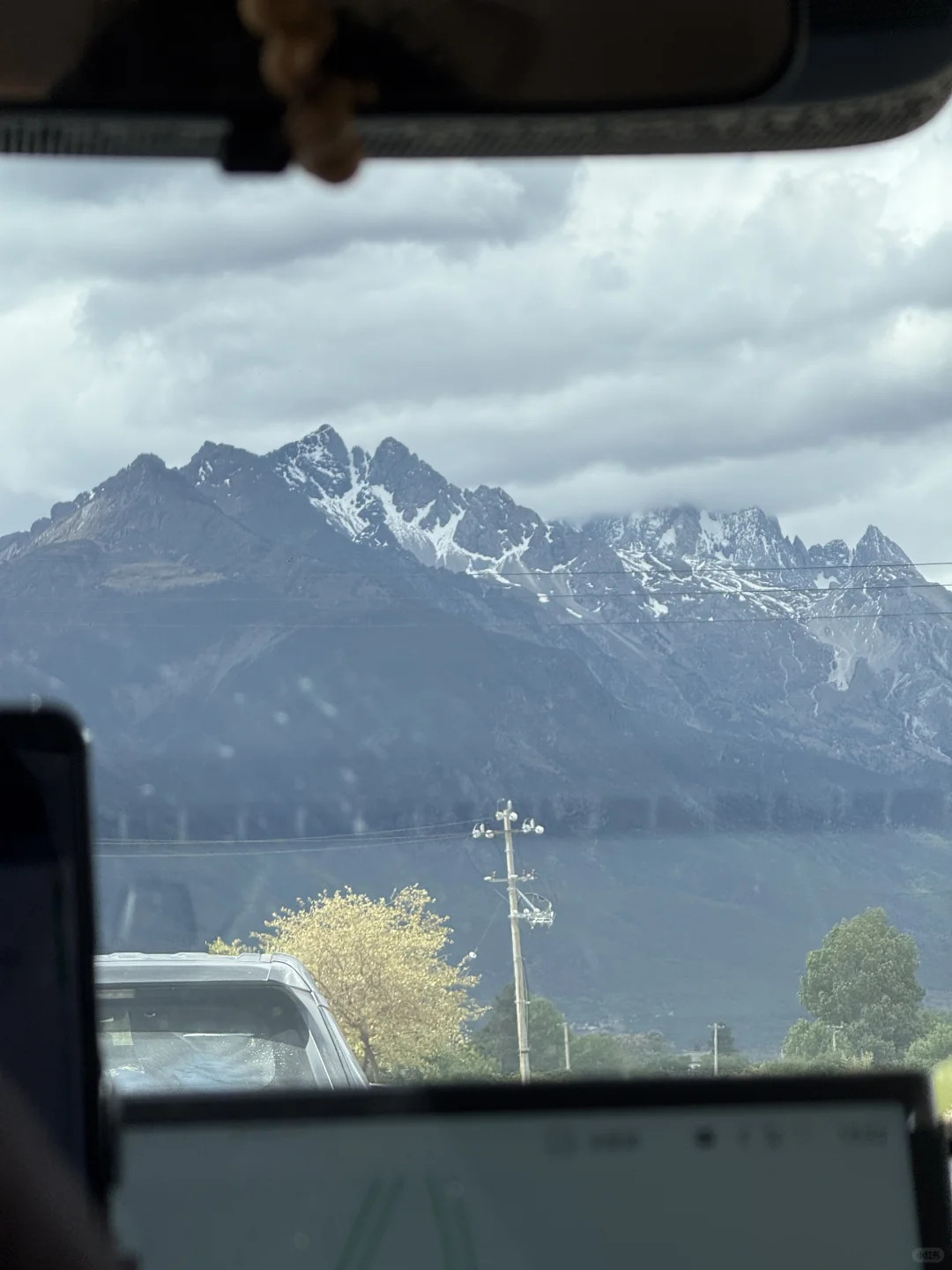 丽江已回   建议大家6-7月份去！！好玩不贵