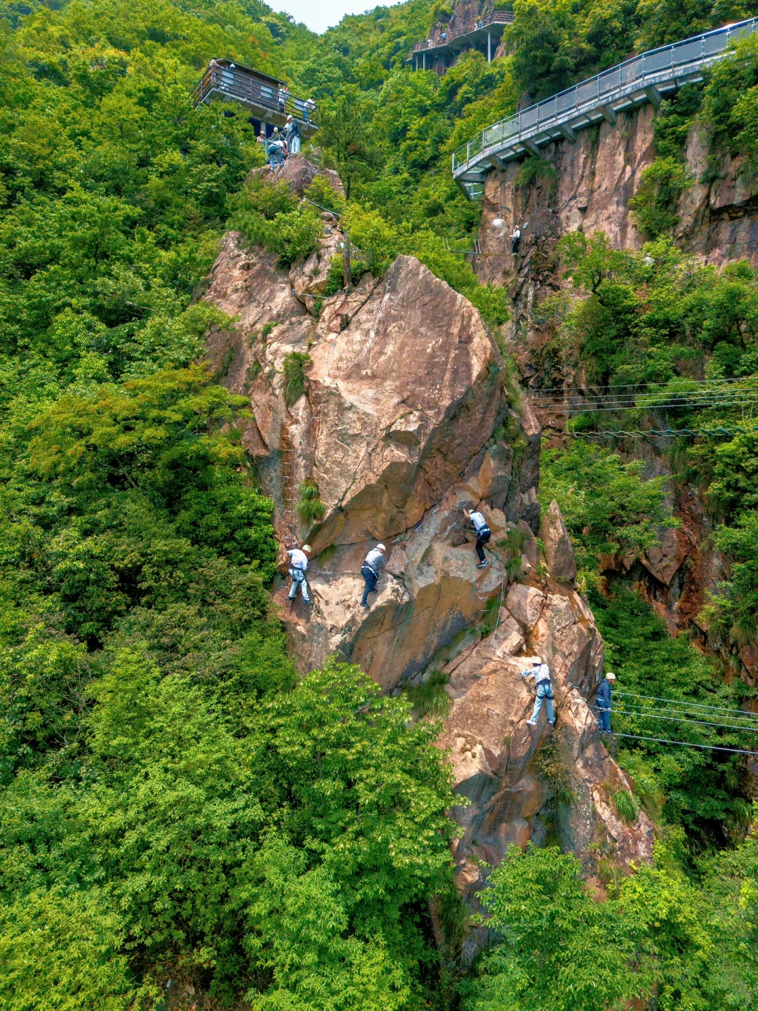 不输迪士尼，迄今为止最刺激户外乐园出现了