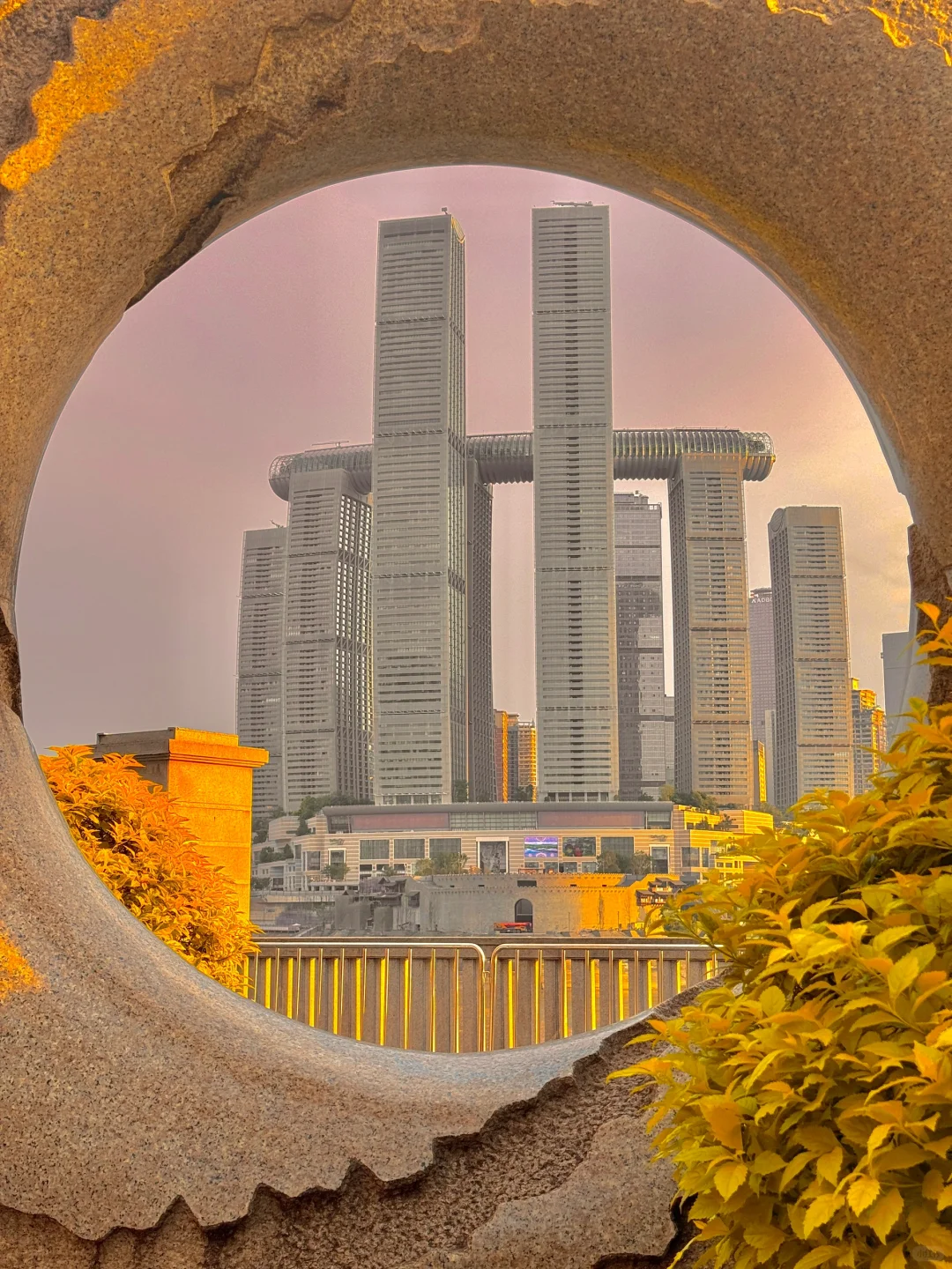 马上离开重庆了，哭着发出1️⃣8️⃣张live图😭