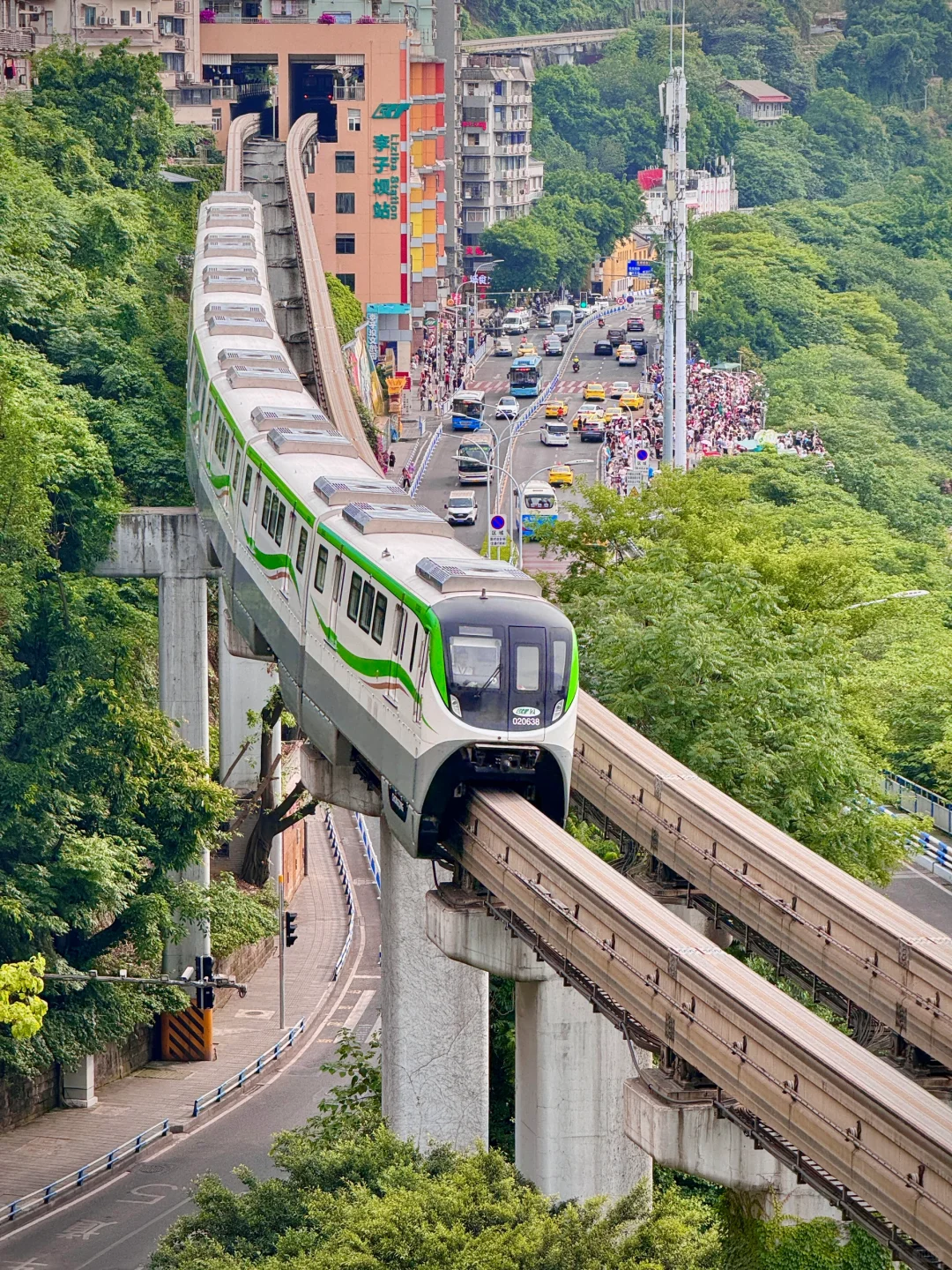 马上离开重庆了，哭着发出1️⃣8️⃣张live图😭