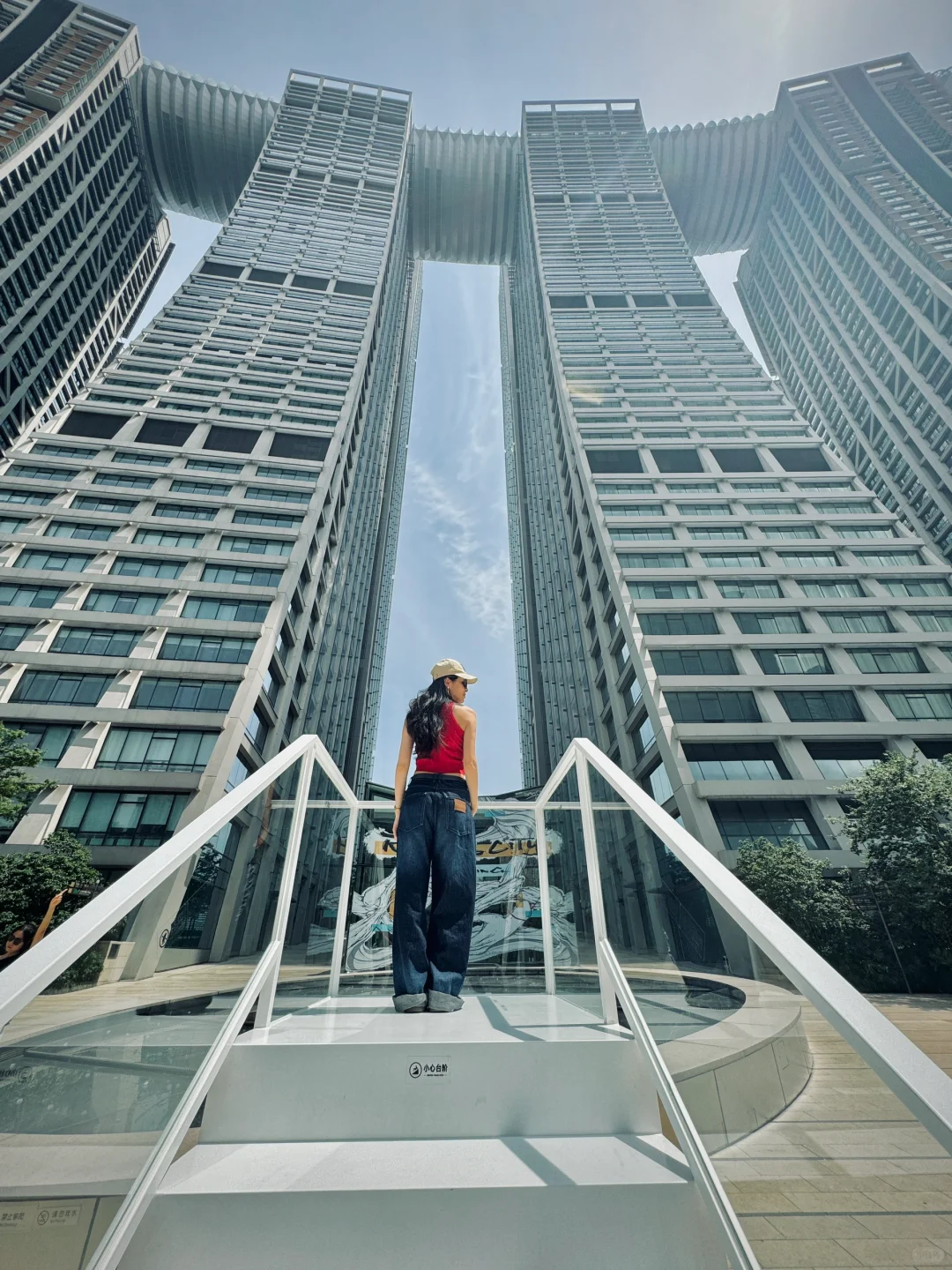 马上离开重庆了，哭着发出1️⃣8️⃣张live图😭