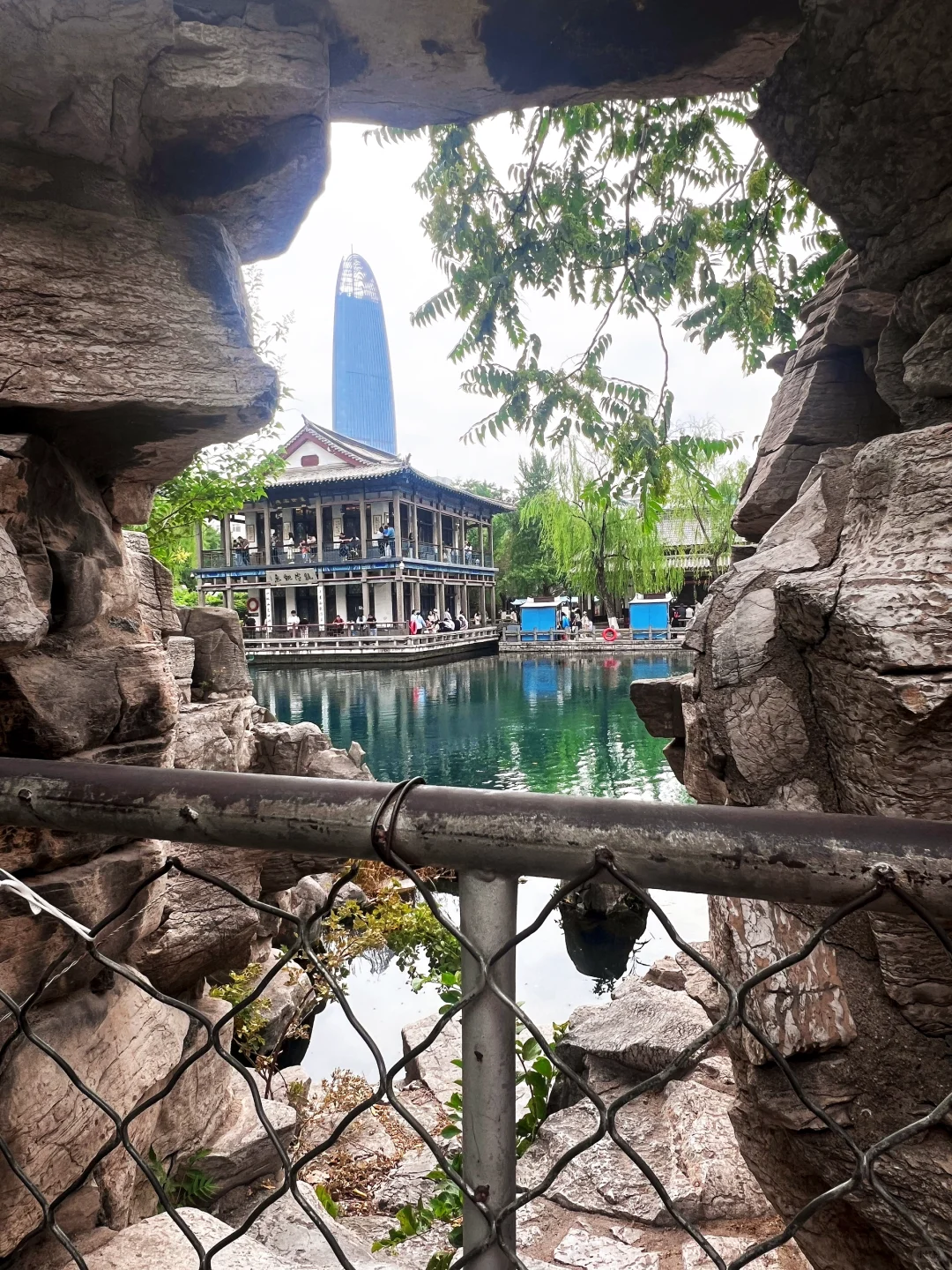 济南，免费景点凑不出两张人像发朋友圈🙂‍↔️