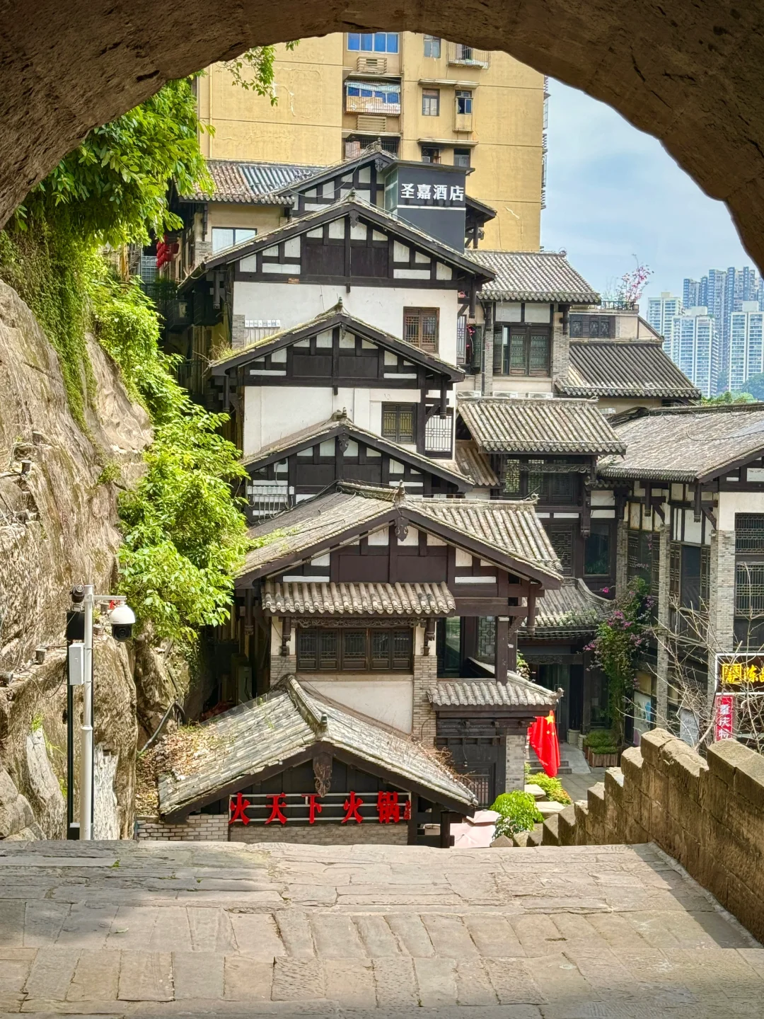 马上离开重庆了，哭着发出1️⃣8️⃣张live图😭