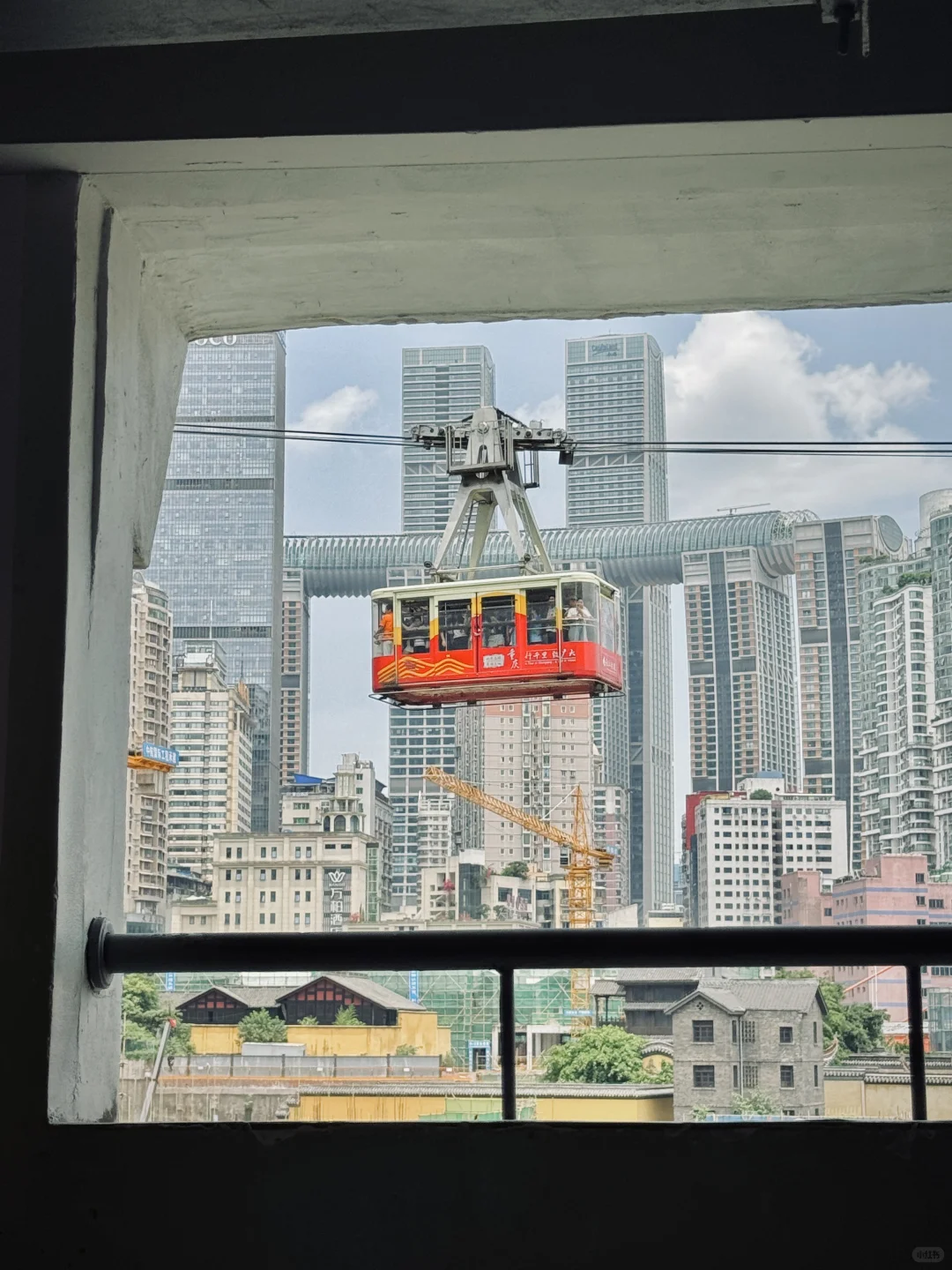 马上离开重庆了，哭着发出1️⃣8️⃣张live图😭