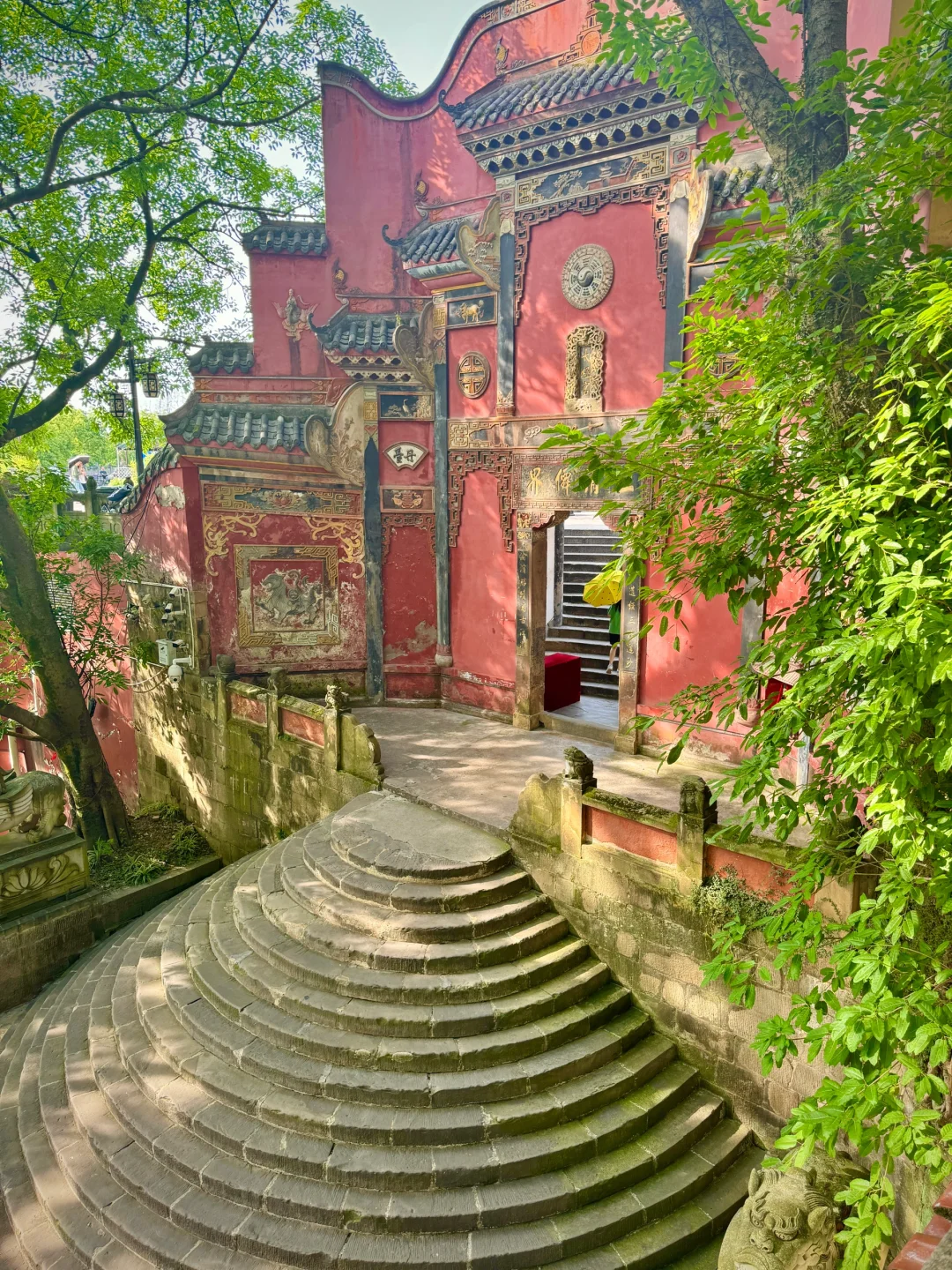 马上离开重庆了，哭着发出1️⃣8️⃣张live图😭