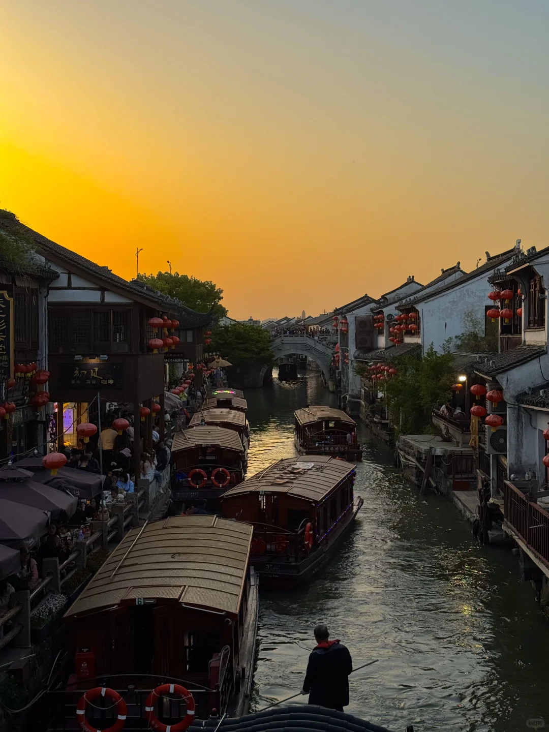 今年五一总要来趟山塘街吧！！真的好浪漫……