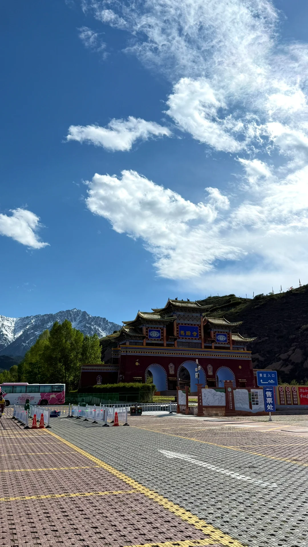 张掖最美景区马蹄寺：景好，人坏。