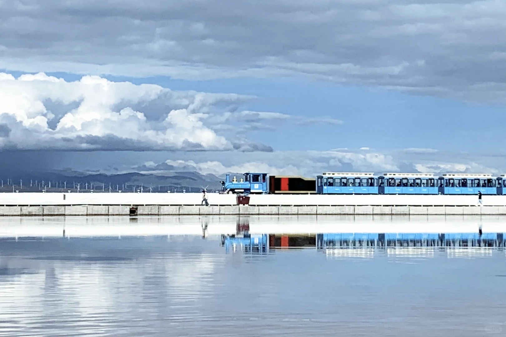 迷茫的年轻人确实把旅行捧得太高了
