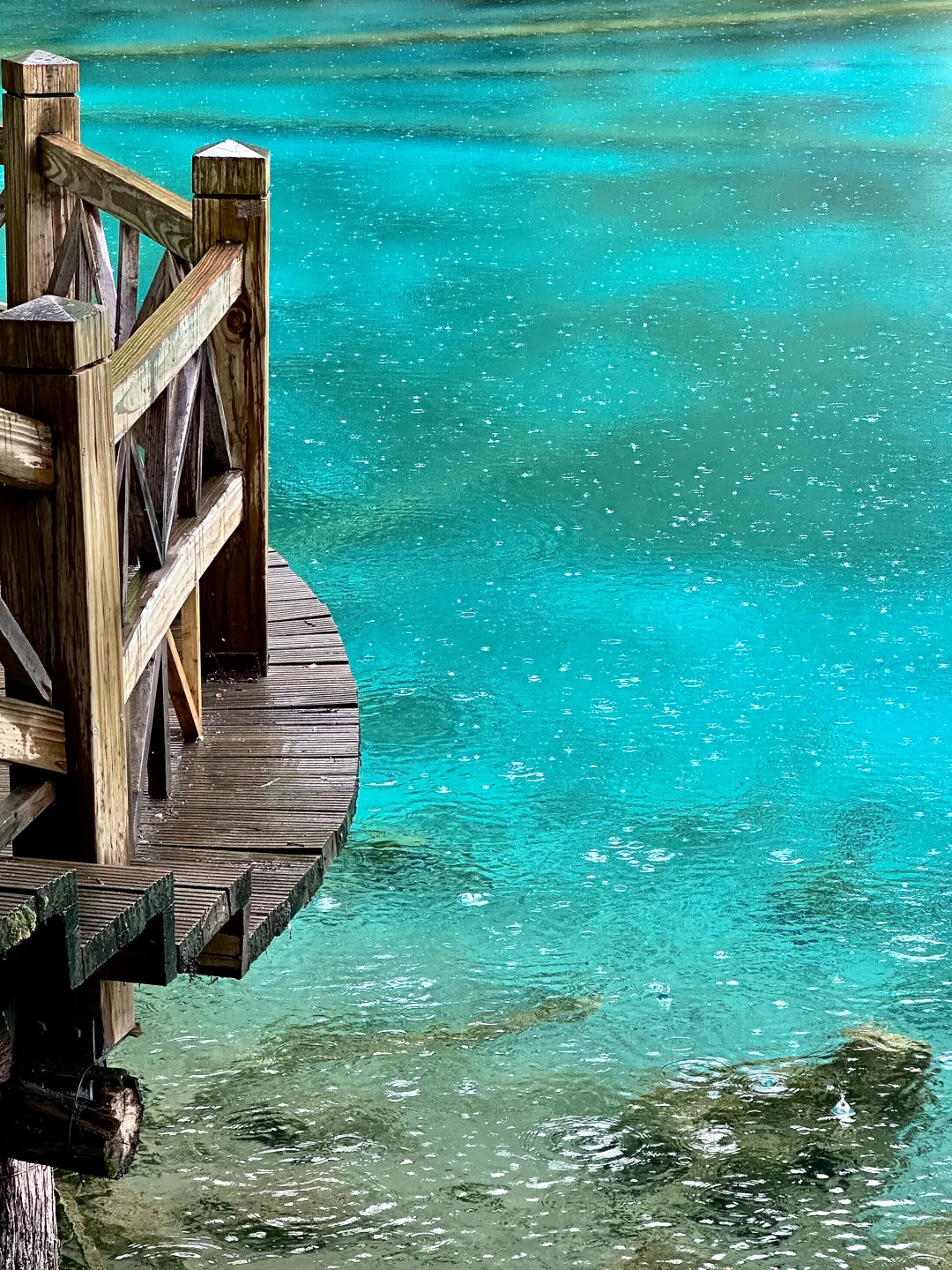 6.1实拍，下雨的九寨沟是星河。。。美到失语🥹