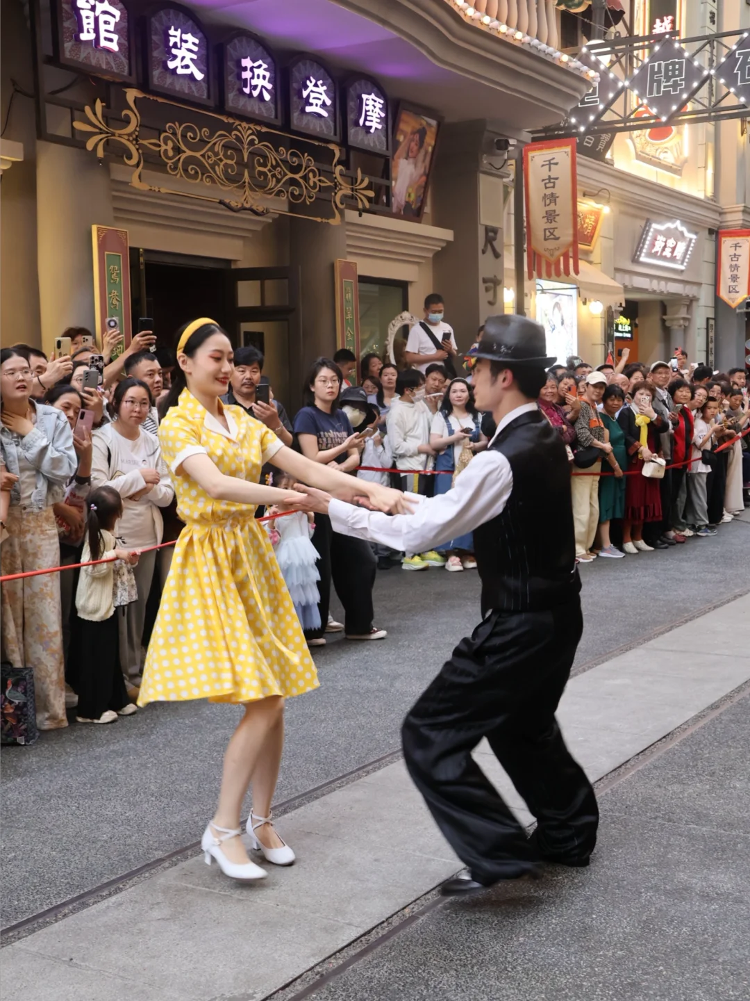 千古情景区,旗袍拍照绝了