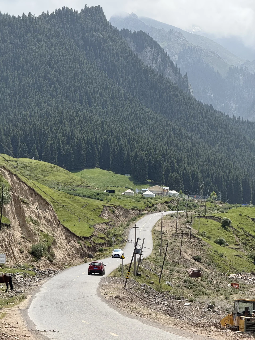 乌鲁木齐周边竟隐藏着这么美的瀑布，不堵车！