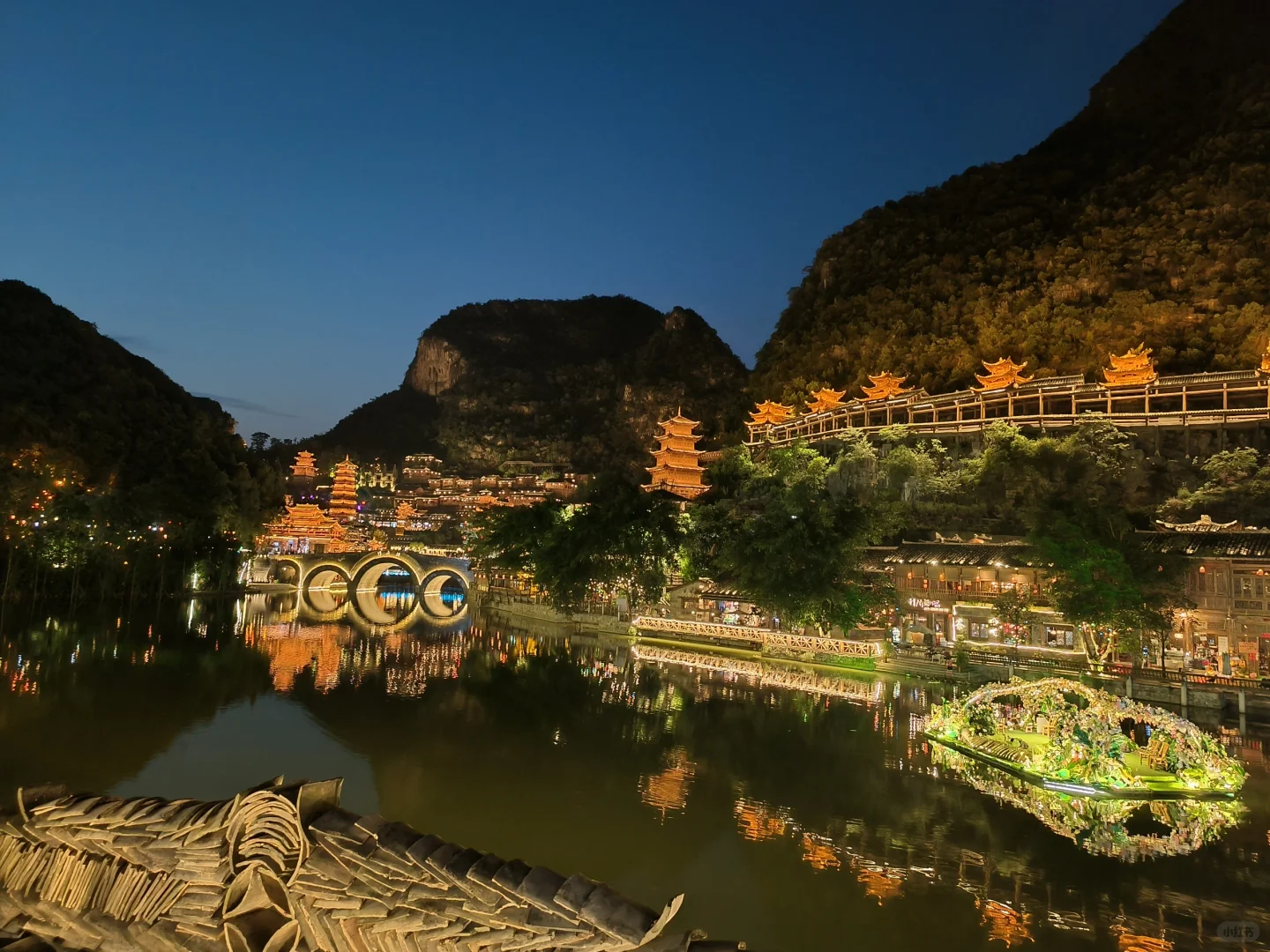 兴义——峰林布依景区夜晚简直太美🌃