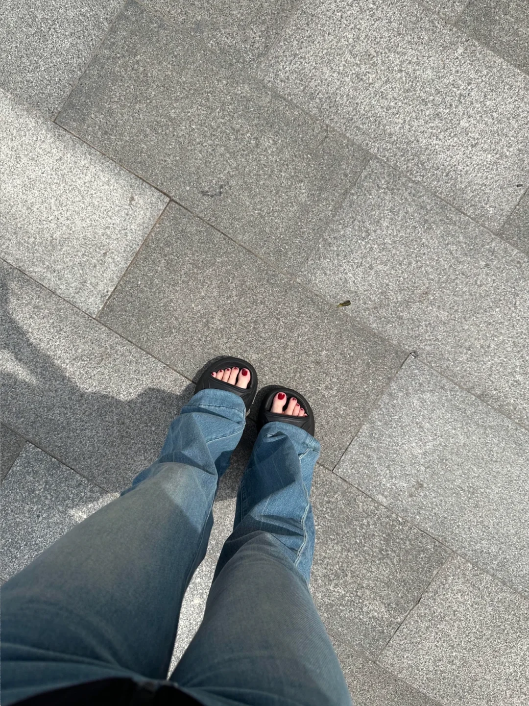 大连游玩暴走拖鞋，被路人小姐姐追问链接…