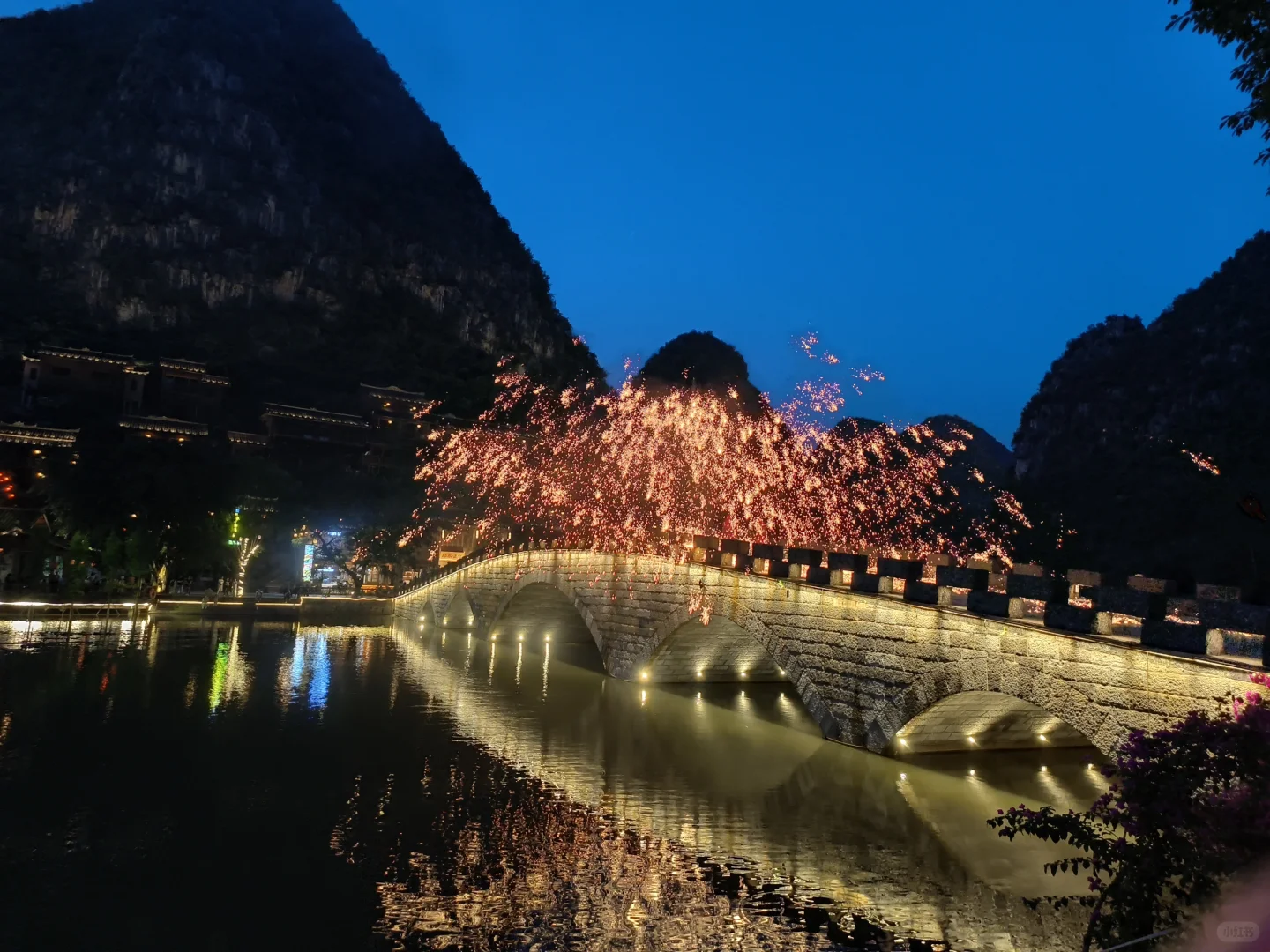 兴义——峰林布依景区夜晚简直太美🌃