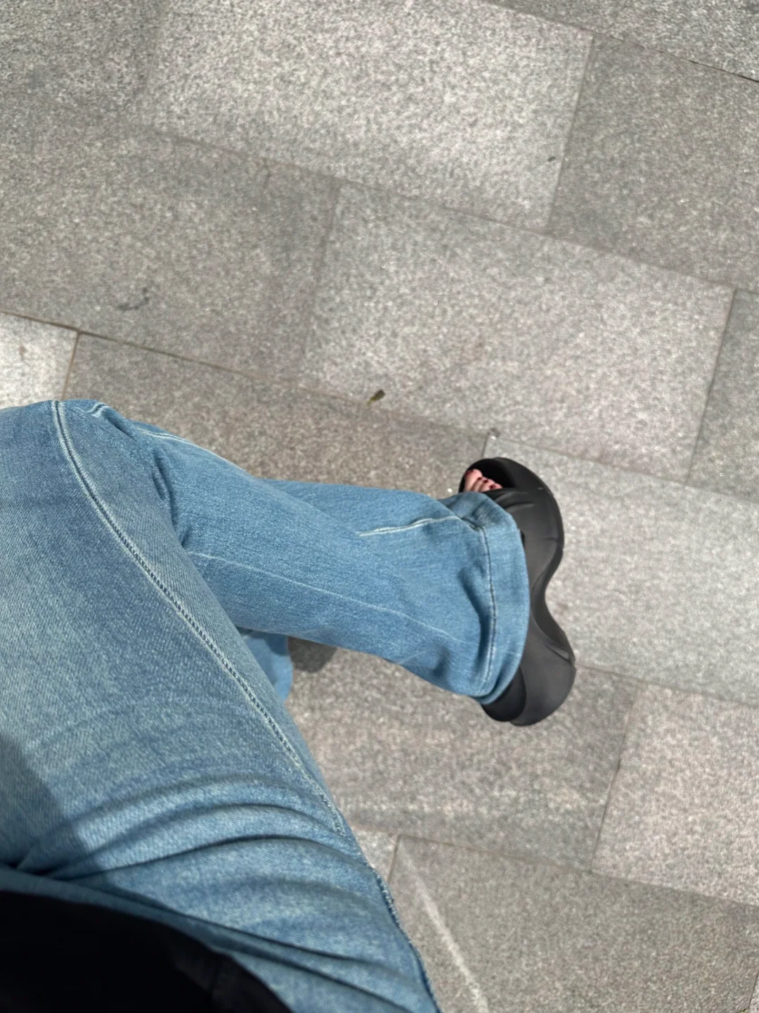 大连游玩暴走拖鞋，被路人小姐姐追问链接…