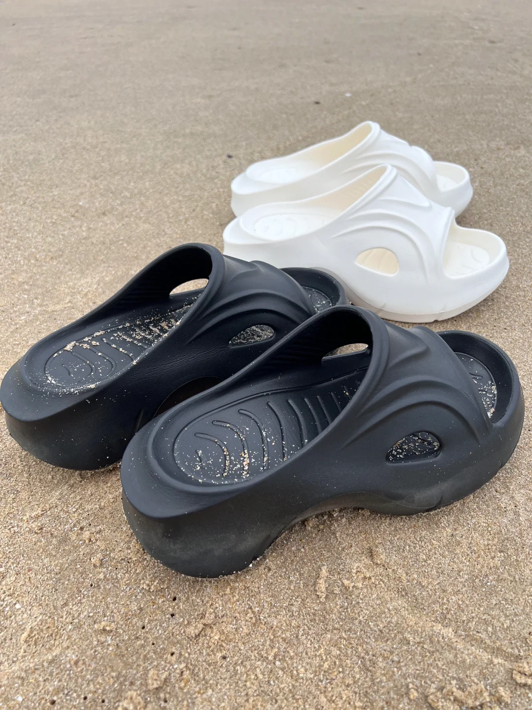 大连游玩暴走拖鞋，被路人小姐姐追问链接…