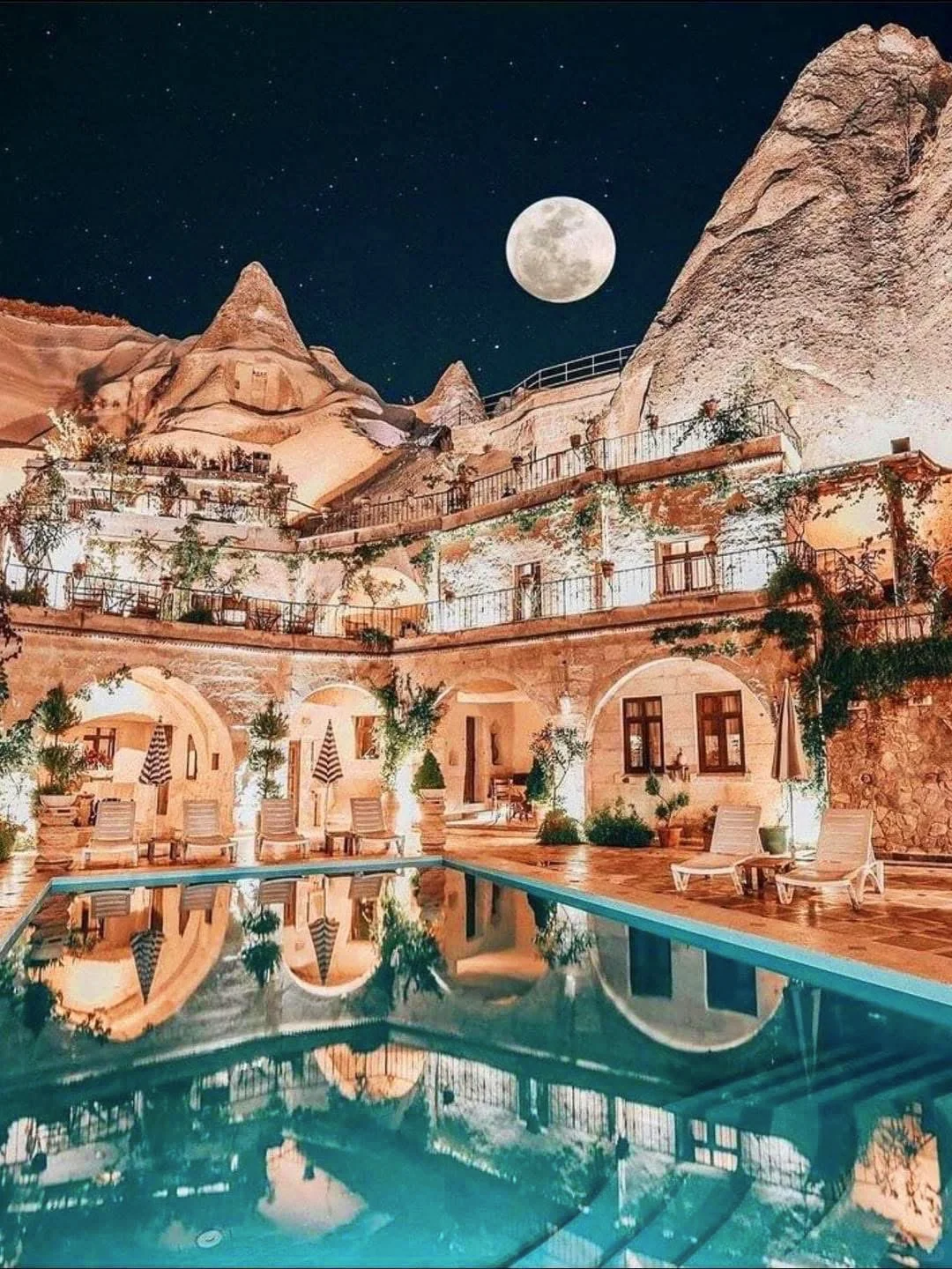 在土耳其卡帕多奇亚追一场梦幻的热气球🎈