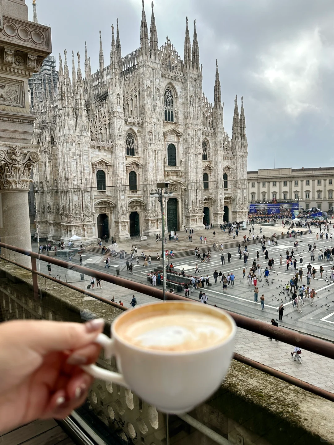 “人类是怎么创作出这样一件伟大作品的呀🥹”