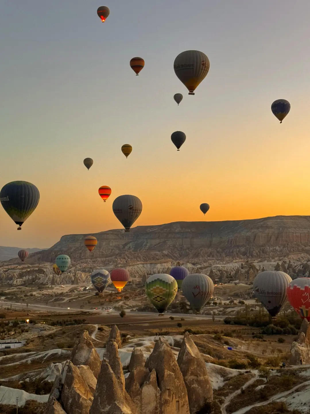 在土耳其卡帕多奇亚追一场梦幻的热气球🎈